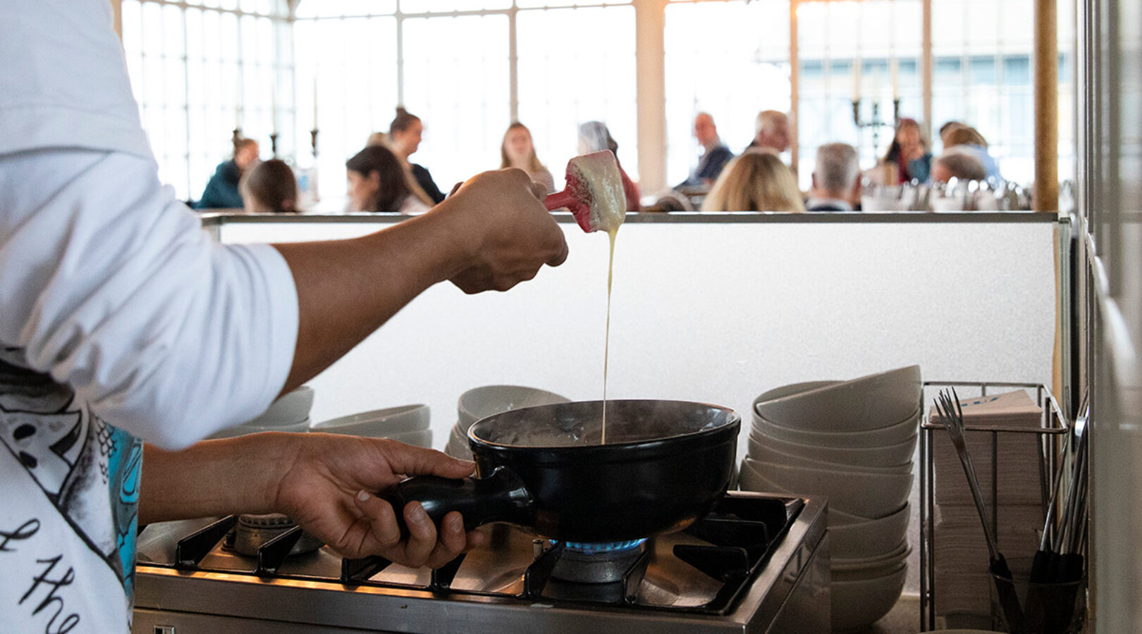 LUZ Seebistro Fondue im Strandkorb Luzern 3 Beilage Tavolago